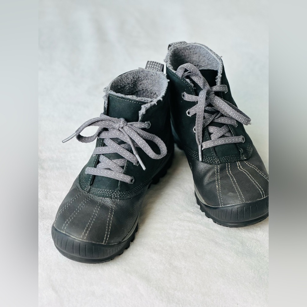 Timberland Women’s Mt Hayes Waterproof Chukka Boots Size 6.5